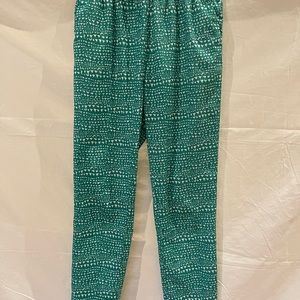 Women’s high waisted pants.